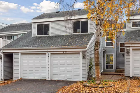 2406 Hillsboro Ave N, Golden Valley, MN 55427