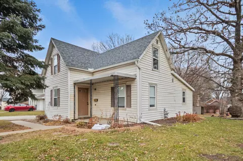 330 13th St NW, Faribault, MN 55021