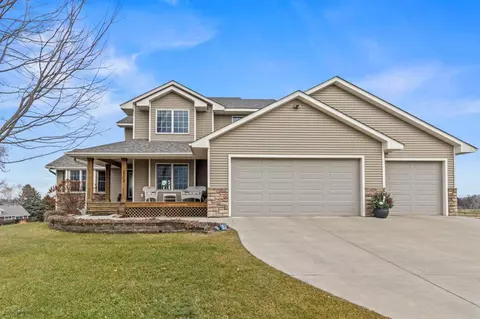 2303 Greenfield Dr E, Northfield, MN 55057