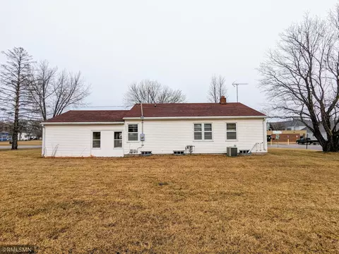 611 Park Ave E, Olivia, MN 56277 photo 26