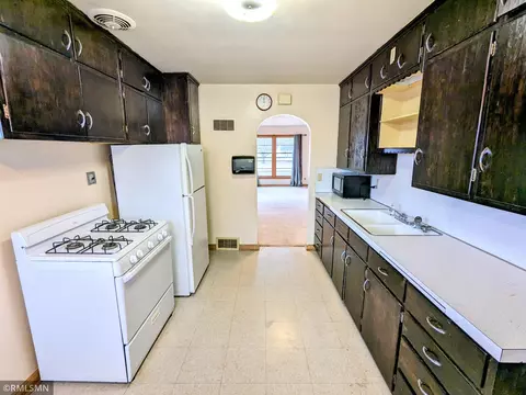 611 Park Ave E, Olivia, MN 56277 photo 6