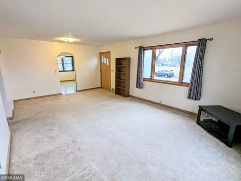 611 Park Ave E, Olivia, MN 56277 photo 5