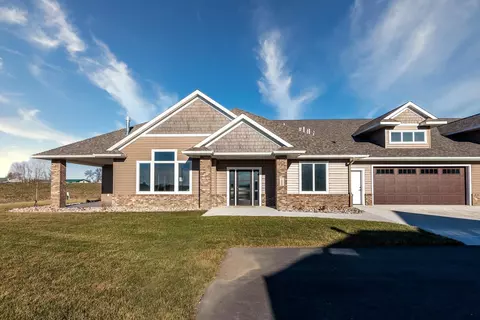 1022 Saba Blvd, Mankato, MN 56001