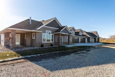 1036 Saba Blvd, Mankato, MN 56001