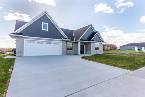 2011 Saba Blvd, Mankato, MN 56001
