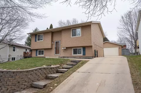 4706 Harvest Ct NW, Rochester, MN 55901