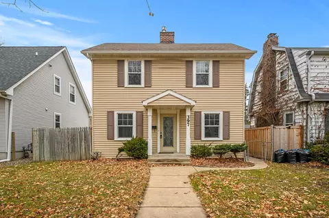 397 Cretin Ave S, Saint Paul, MN 55105