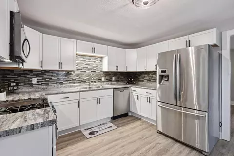 5801 Maple St, Rockford, MN 55373