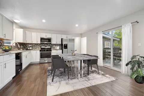 406 Faversham Rd, Willernie, MN 55090