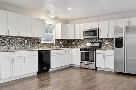 406 Faversham Rd, Willernie, MN 55090 photo 9