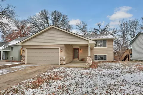 9767 Magnolia St NW, Coon Rapids, MN 55433