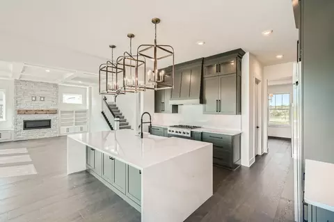 1451 Palmer Dr N, Lake Elmo, MN 55042