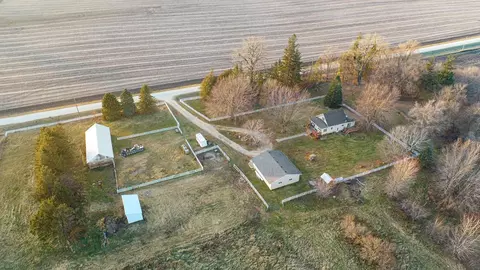 48760 10th Ave, Kenyon, MN 55946