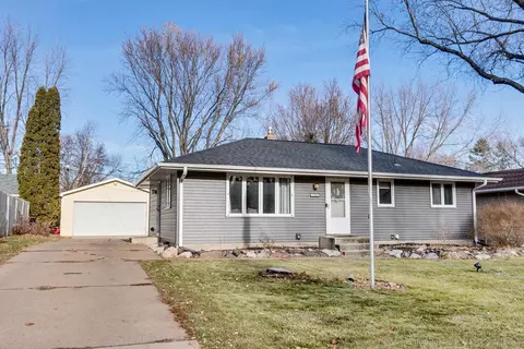 2183 Holloway Ave E, North Saint Paul, MN 55109