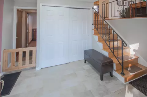 8408 Zenith Rd, Bloomington, MN 55431 photo 2