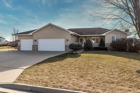 2455 Fox Hollow Ln, Owatonna, MN 55060