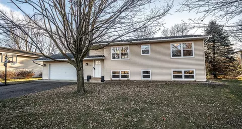 511 3rd St N, Dundas, MN 55019