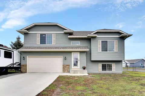 126 Summerfield Dr, Waverly, MN 55390