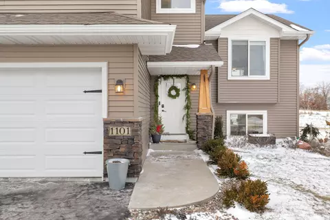 1101 Susan Ln, Roberts, WI 54023