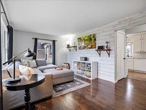 1044 Jefferson St, Anoka, MN 55303