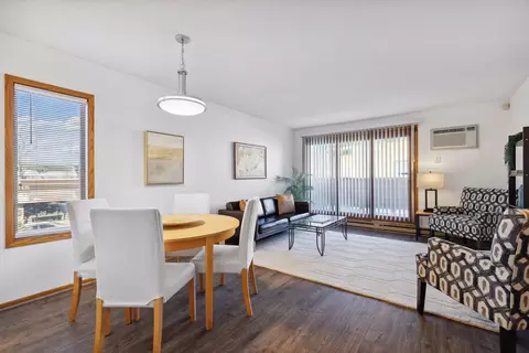 2425 E Franklin Ave #204, Minneapolis, MN 55406