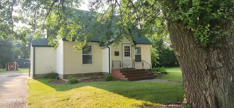 1333 8th Ave, Windom, MN 56101