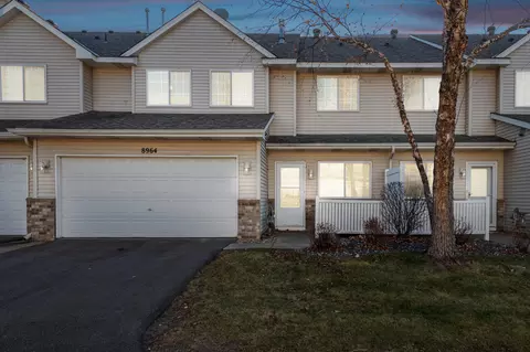 8964 92nd St S, Cottage Grove, MN 55016