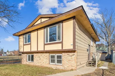 909 Cook Ave E, Saint Paul, MN 55106