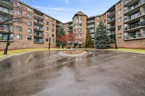 2601 Kenzie Ter #317, Saint Anthony, MN 55418
