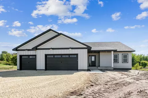 1825 90th St, New Richmond, WI 54017