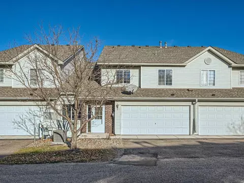 3586 Genevieve Ave N, Oakdale, MN 55128