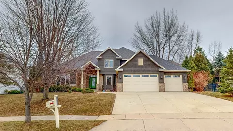 2918 4th St SW, Rochester, MN 55902