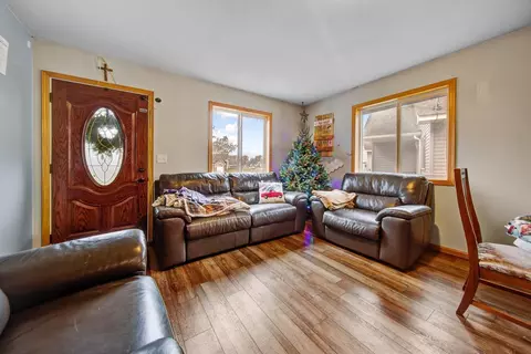 405 Juniper Ln NW, Montgomery, MN 56069