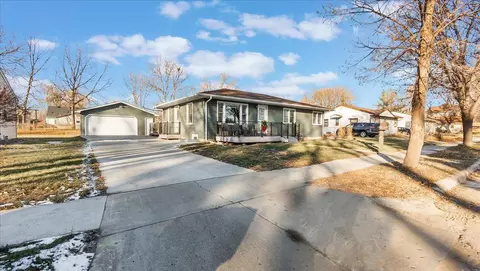 924 6th St SE, Willmar, MN 56201 photo 2