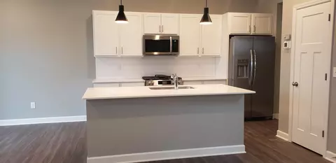 1955 Tyrone Dr, Shakopee, MN 55379