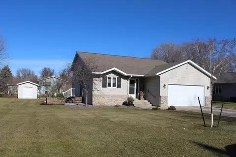 604 Evergreen Ct, Paynesville, MN 56362