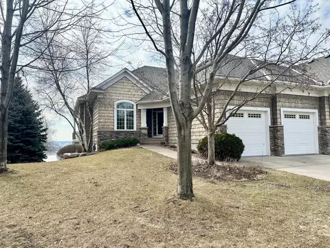 10128 Indigo Dr, Eden Prairie, MN 55347