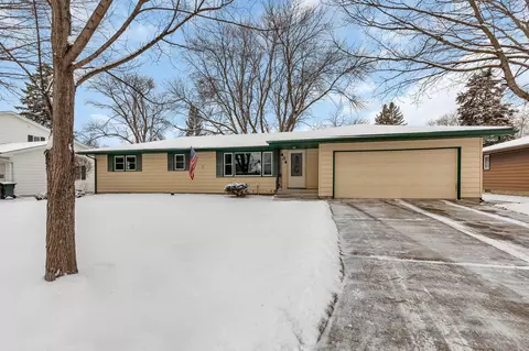 434 Kay St SW, Hutchinson, MN 55350