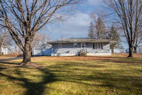 191 Hillwood Dr, Lake City, MN 55041