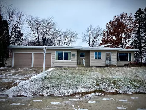 214 1st St N, Montgomery, MN 56069