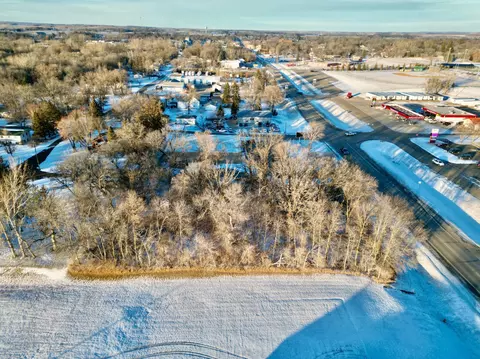 10 S Nn S Broadway, Pelican Rapids, MN 56572