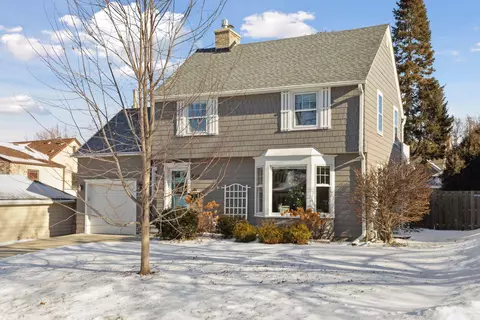 660 Sue Pl, Saint Paul, MN 55116