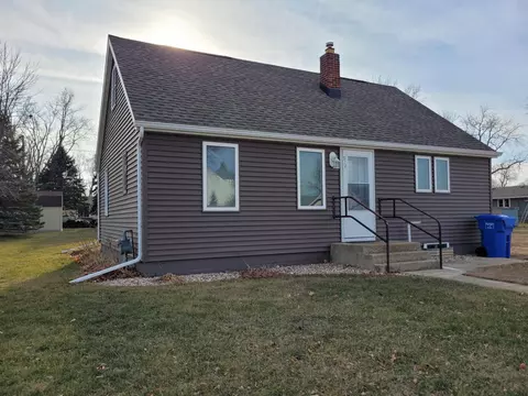 914 2nd St SE, Pipestone, MN 56164