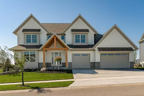 2674 Scenic Point Dr SW, Rochester, MN 55902