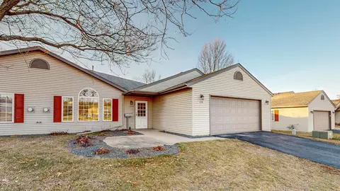 3218 Northern Valley Dr NE, Rochester, MN 55906
