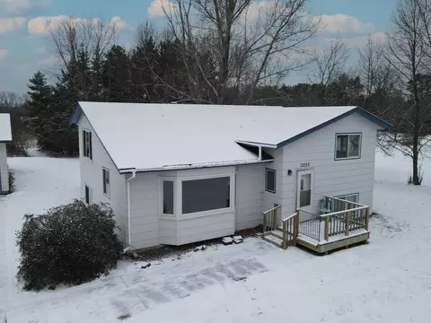 3250 Luan Dr NE, East Bethel, MN 55011