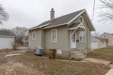 1103 7th St NW, Austin, MN 55912