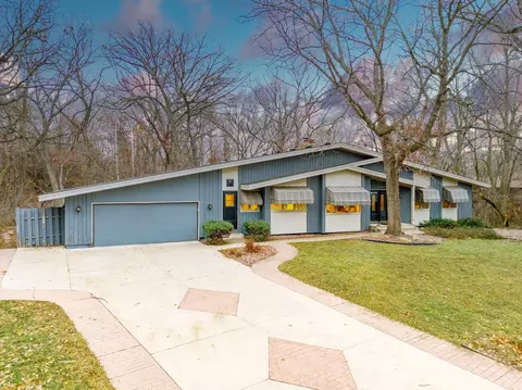 1616 Berne Cir NE, Fridley, MN 55421