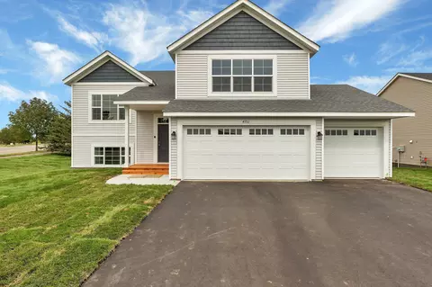 4729 7th St NE, Saint Cloud, MN 56304