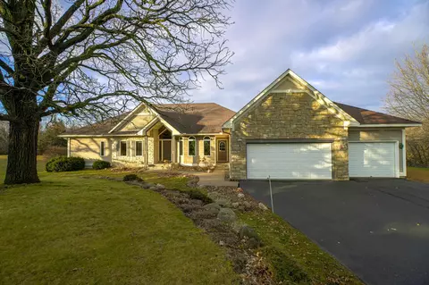 519 Trillium Ln, Hudson, WI 54016
